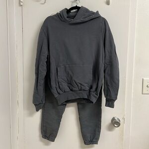 Everlane sweatshirt and sweat pants set. Washed but never worn. Size XS